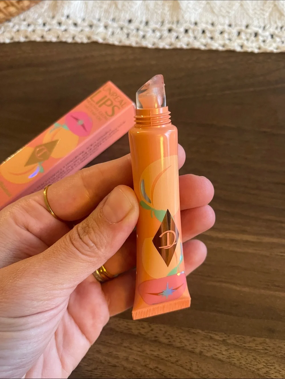 Charlotte Tilbury Unreal Lips Juicylicious Nectar Oil Lip Glaze — Pure Peach
